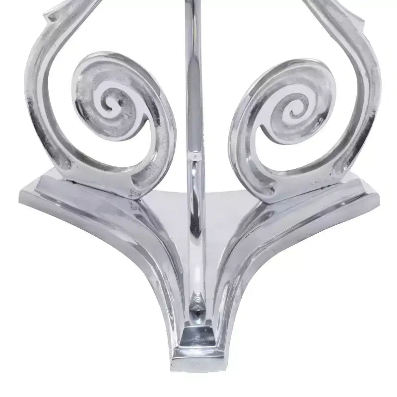 Table basse élégante d'intérieur traditionnelle en aluminium